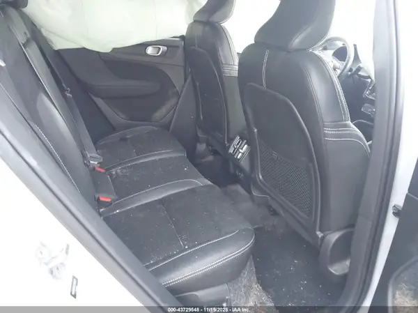 YV4162UM1L2172927 2020 VOLVO XC40 - Image 8