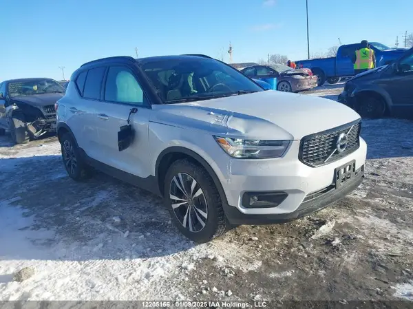YV4162UM1L2231457 2020 VOLVO XC40 - Image 1