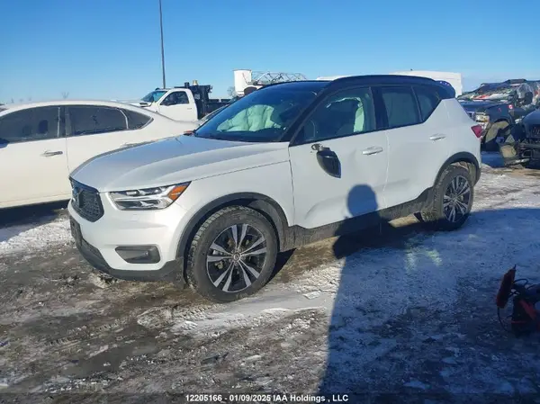 YV4162UM1L2231457 2020 VOLVO XC40 - Image 2