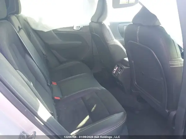 YV4162UM1L2231457 2020 VOLVO XC40 - Image 8