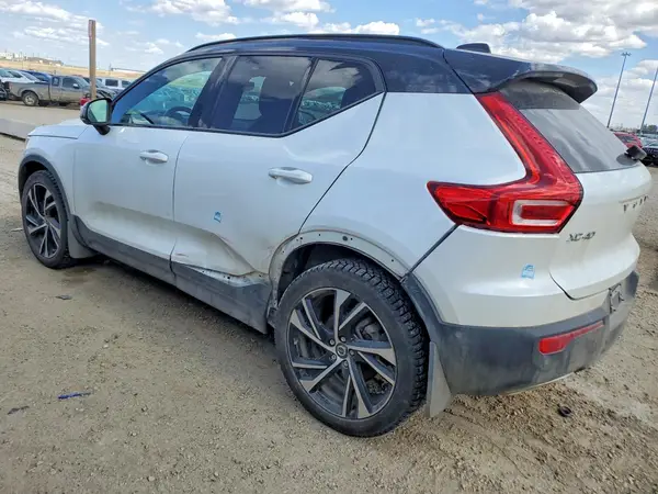 YV4162UM1L2260442 2020 VOLVO XC40 - Image 2