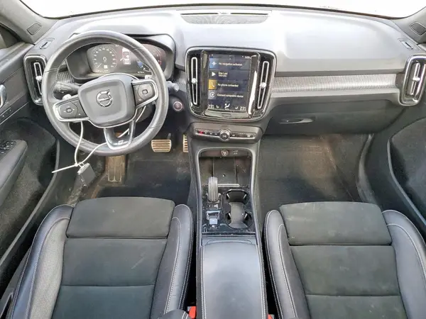 YV4162UM1L2260442 2020 VOLVO XC40 - Image 8