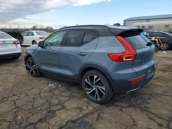 YV4162UM1L2268895 2020 VOLVO XC40 - Image 2