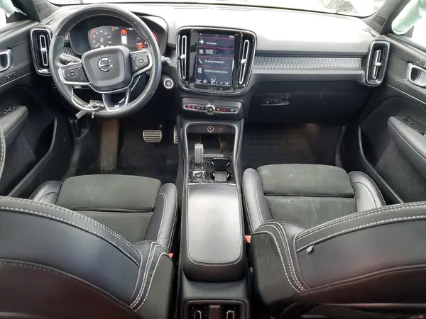 YV4162UM1L2268895 2020 VOLVO XC40 - Image 8
