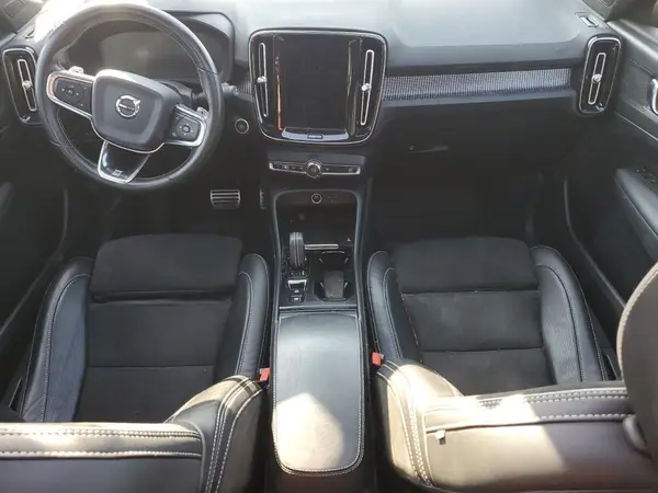 YV4162UM1L2348522 2020 VOLVO XC40 - Image 8