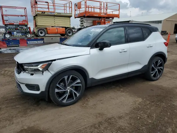 YV4162UM1M2422135 2021 VOLVO XC40 - Image 1