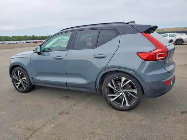 YV4162UM1M2467382 2021 VOLVO XC40 - Image 2
