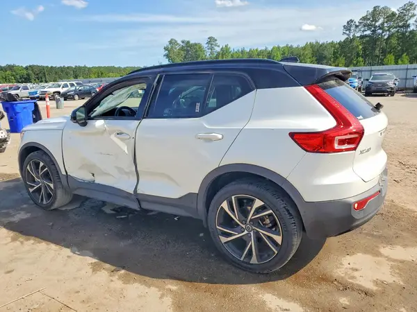 YV4162UM1M2531291 2021 VOLVO XC40 - Image 2