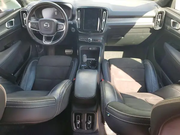 YV4162UM1M2531291 2021 VOLVO XC40 - Image 8
