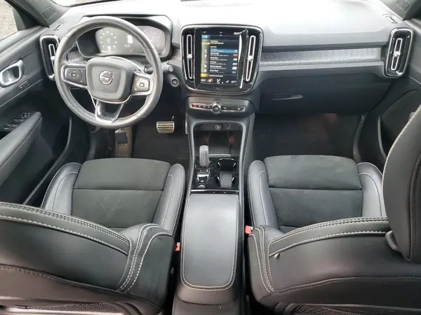 YV4162UM1M2561570 2021 VOLVO XC40 - Image 8