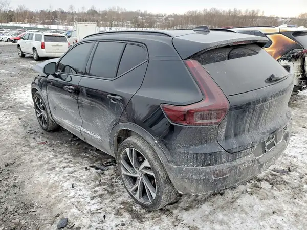 YV4162UM1M2615739 2021 VOLVO XC40 - Image 2
