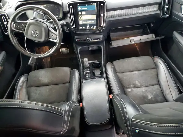 YV4162UM1M2615739 2021 VOLVO XC40 - Image 8
