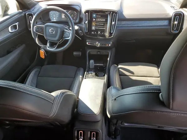 YV4162UM1N2646524 2022 VOLVO XC40 - Image 8