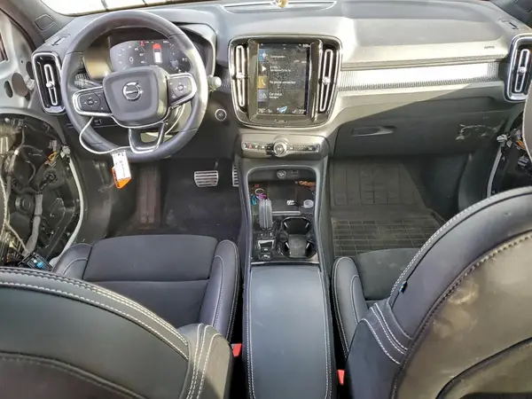 YV4162UM1N2658169 2022 VOLVO XC40 - Image 8