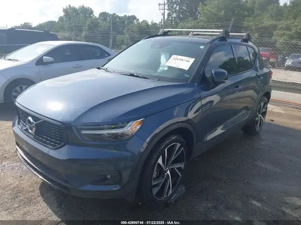 YV4162UM1N2668460 2022 VOLVO XC40 - Image 2