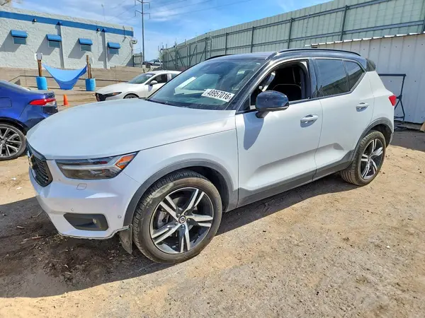 YV4162UM1N2690555 2022 VOLVO XC40 - Image 1