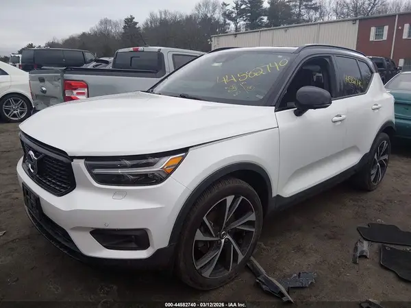 YV4162UM1N2722954 2022 VOLVO XC40 - Image 2