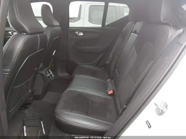 YV4162UM1N2722954 2022 VOLVO XC40 - Image 8