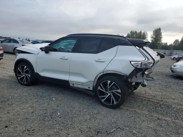 YV4162UM1N2735414 2022 VOLVO XC40 - Image 2