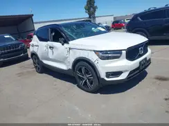 YV4162UM1N2739706 2022 VOLVO XC40