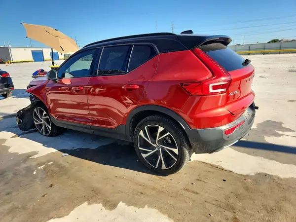 YV4162UM2K2048633 2019 VOLVO XC40 - Image 2