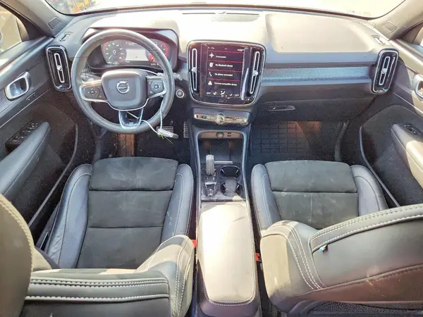 YV4162UM2K2110113 2019 VOLVO XC40 - Image 8