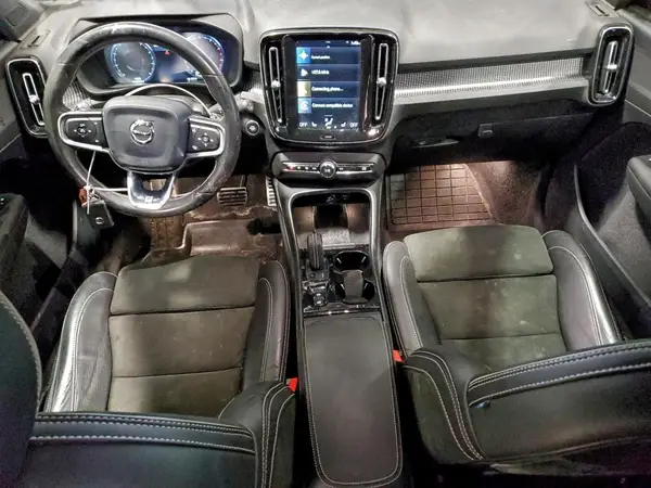 YV4162UM2K2137621 2019 VOLVO XC40 - Image 8
