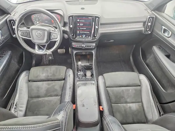YV4162UM2K2152832 2019 VOLVO XC40 - Image 8