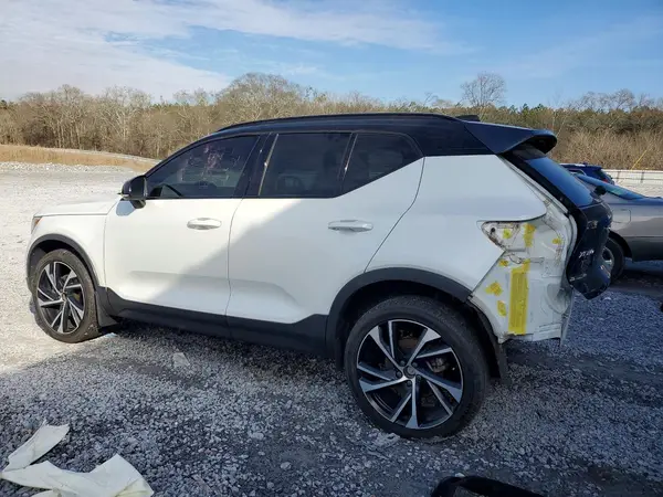 YV4162UM2L2172855 2020 VOLVO XC40 - Image 2