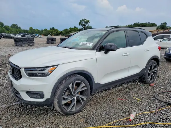 YV4162UM2L2183810 2020 VOLVO XC40 - Image 1