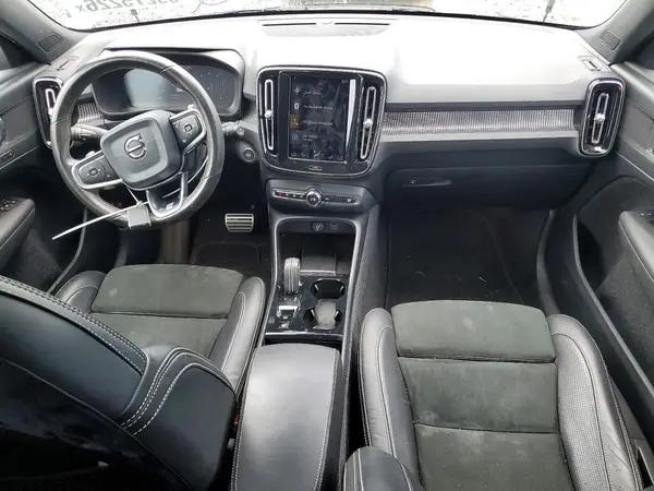 YV4162UM2L2183810 2020 VOLVO XC40 - Image 8