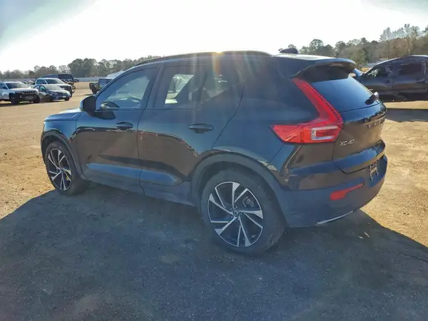 YV4162UM2L2237218 2020 VOLVO XC40 - Image 2