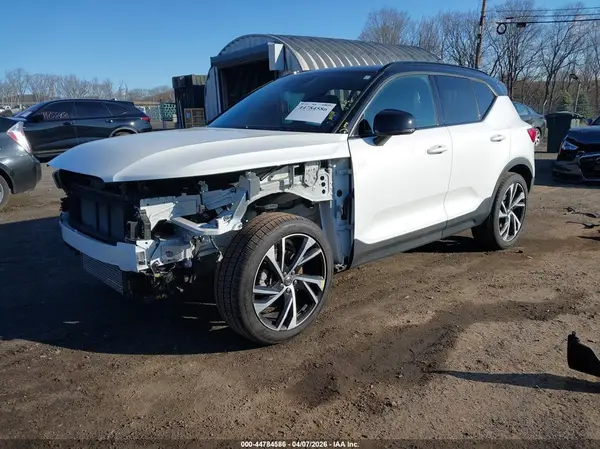 YV4162UM2L2288430 2020 VOLVO XC40 - Image 2