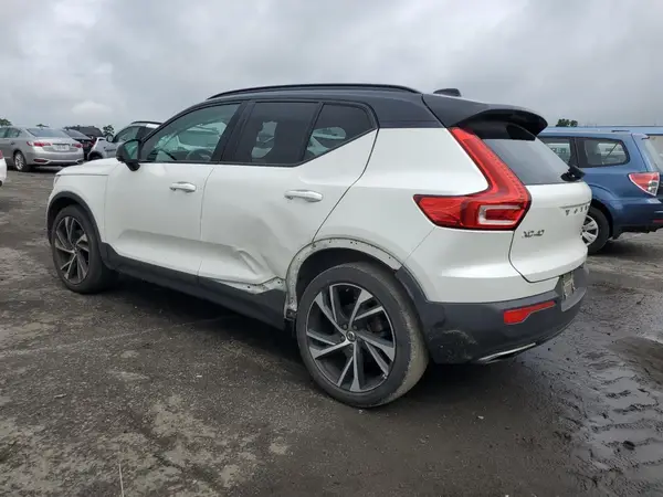 YV4162UM2L2304920 2020 VOLVO XC40 - Image 2