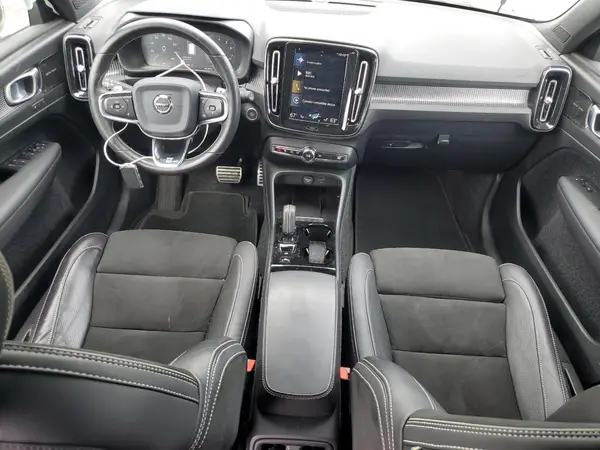 YV4162UM2L2304920 2020 VOLVO XC40 - Image 8