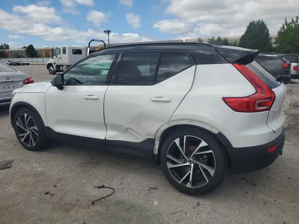 YV4162UM2M2396712 2021 VOLVO XC40 - Image 2