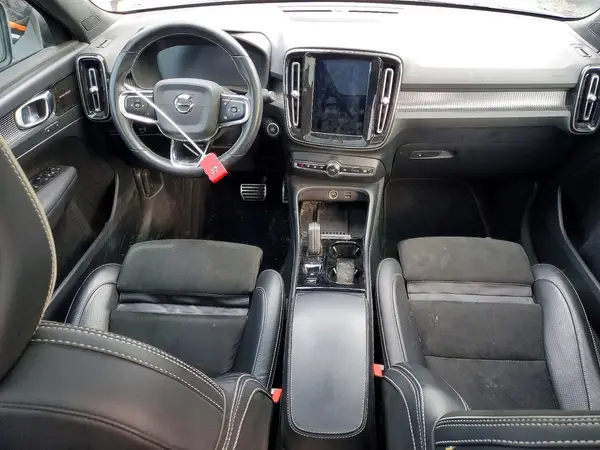 YV4162UM2M2396838 2021 VOLVO XC40 - Image 8