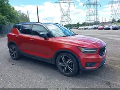 YV4162UM2M2405960 2021 VOLVO XC40