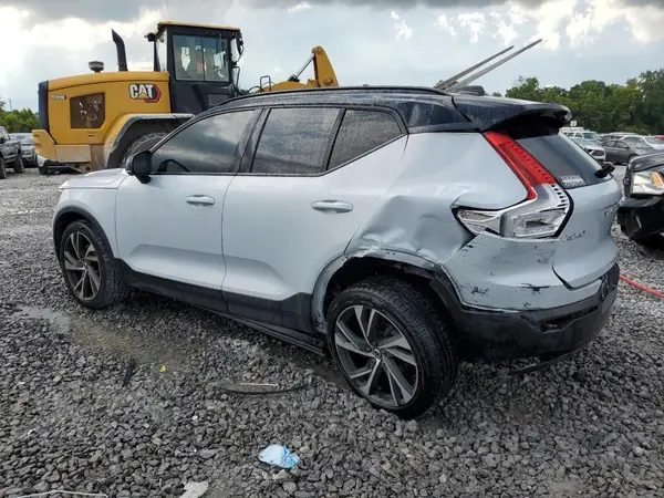 YV4162UM2M2427912 2021 VOLVO XC40 - Image 2