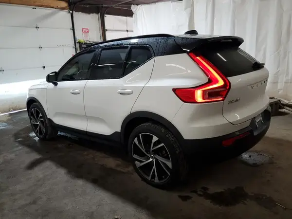 YV4162UM2M2545264 2021 VOLVO XC40 - Image 2