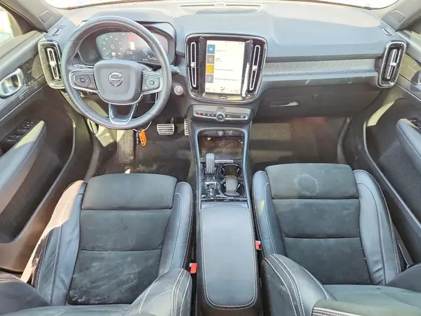 YV4162UM2M2560055 2021 VOLVO XC40 - Image 8