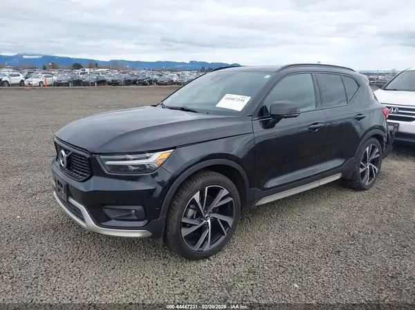 YV4162UM2M2591502 2021 VOLVO XC40 - Image 2