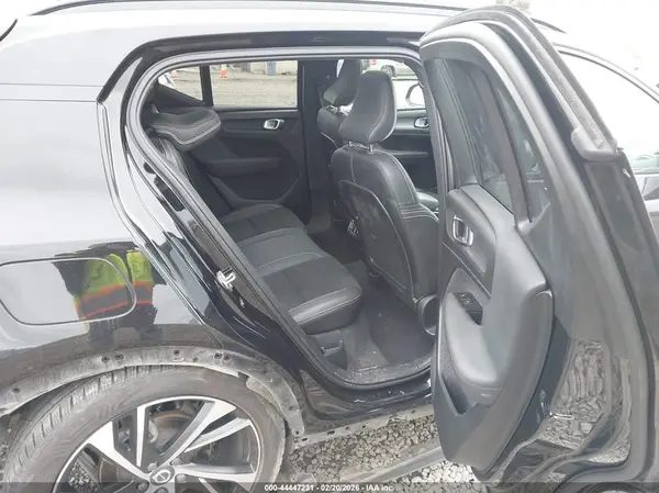 YV4162UM2M2591502 2021 VOLVO XC40 - Image 8