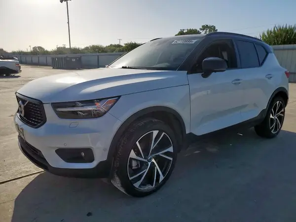 YV4162UM3K2120035 2019 VOLVO XC40 - Image 1