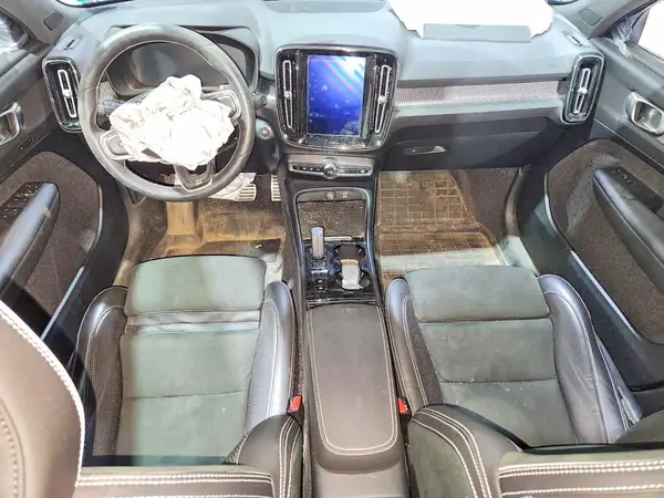 YV4162UM3K2122724 2019 VOLVO XC40 - Image 8