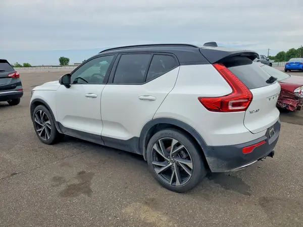 YV4162UM3L2221478 2020 VOLVO XC40 - Image 2