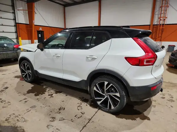 YV4162UM3L2222551 2020 VOLVO XC40 - Image 2