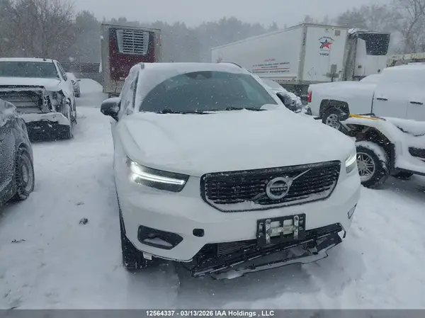 YV4162UM3L2242895 2020 VOLVO XC40 - Image 1