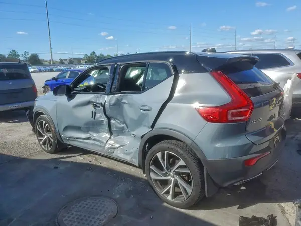 YV4162UM3L2245800 2020 VOLVO XC40 - Image 2
