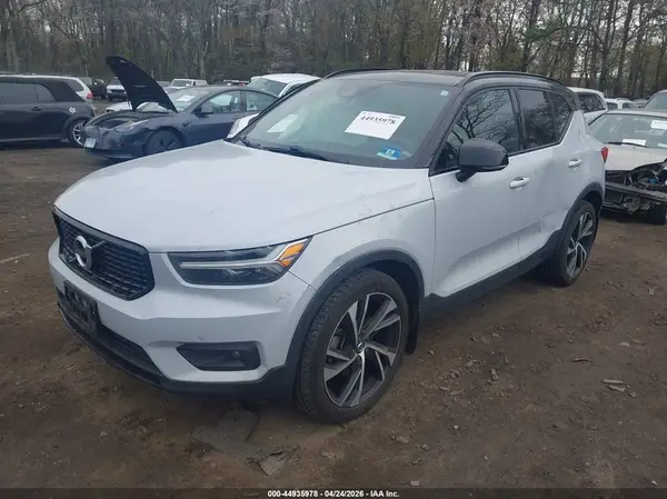 YV4162UM3L2314288 2020 VOLVO XC40 - Image 2
